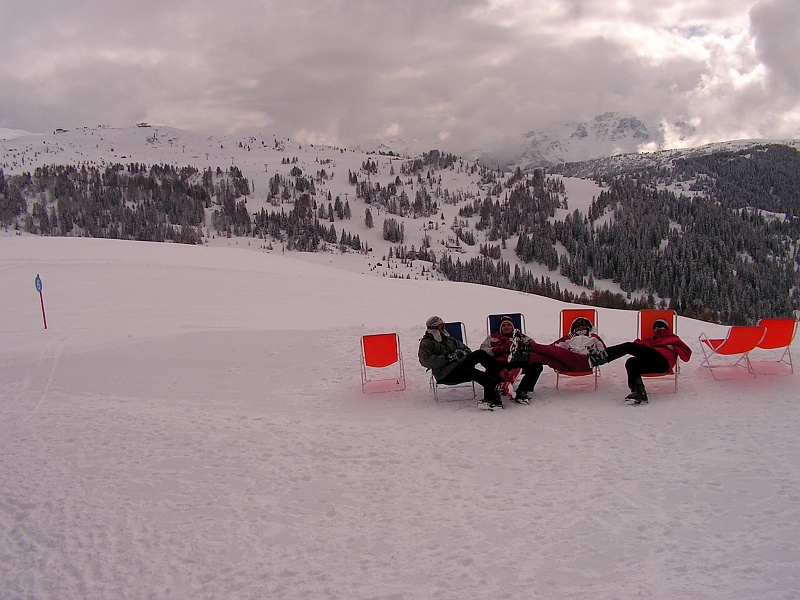 Włochy, 2006.02.19-25 084.jpg - Wypoczywają, paniska!..